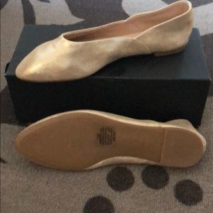 NineWest Monika Lt Gold Metallic Flat Size 7 1/2M